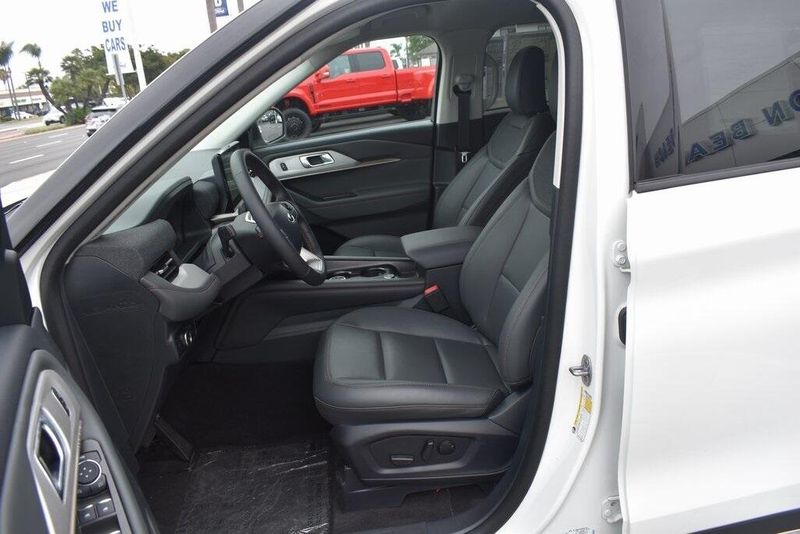 New 2025 Ford Explorer ActiveImage 14