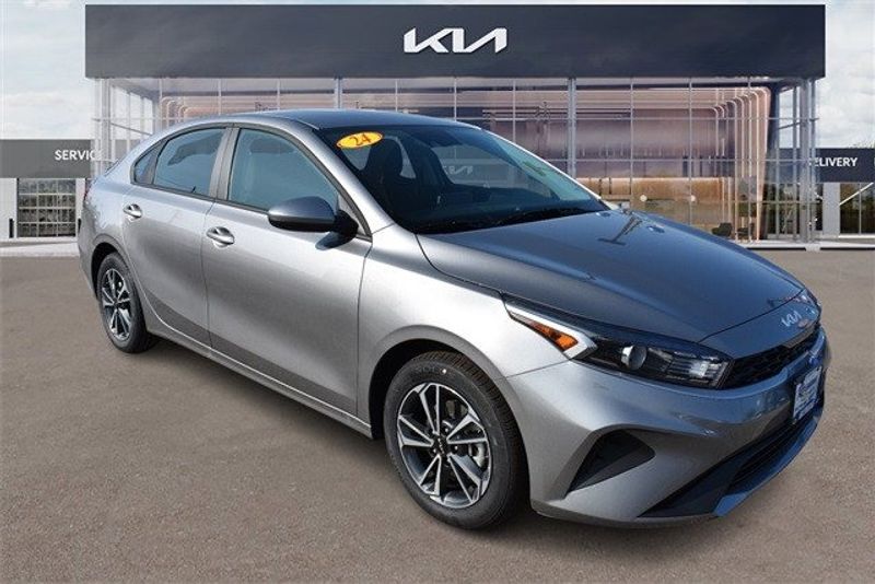 2024 Kia Forte LXSImage 11