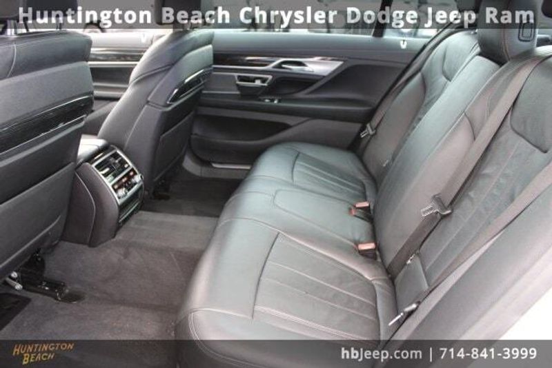 2020 BMW 7 Series 740iImage 37