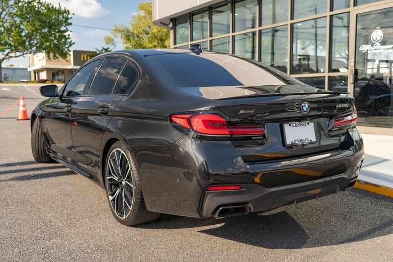 2022 Bmw M550i xDrive photo 3