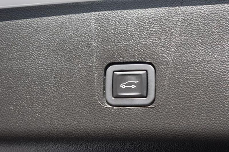 Used 2023 Chevrolet Traverse LT LeatherImage 22