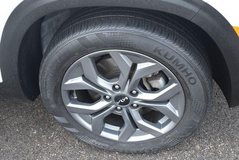 Used 2024 Kia Seltos SImage 11