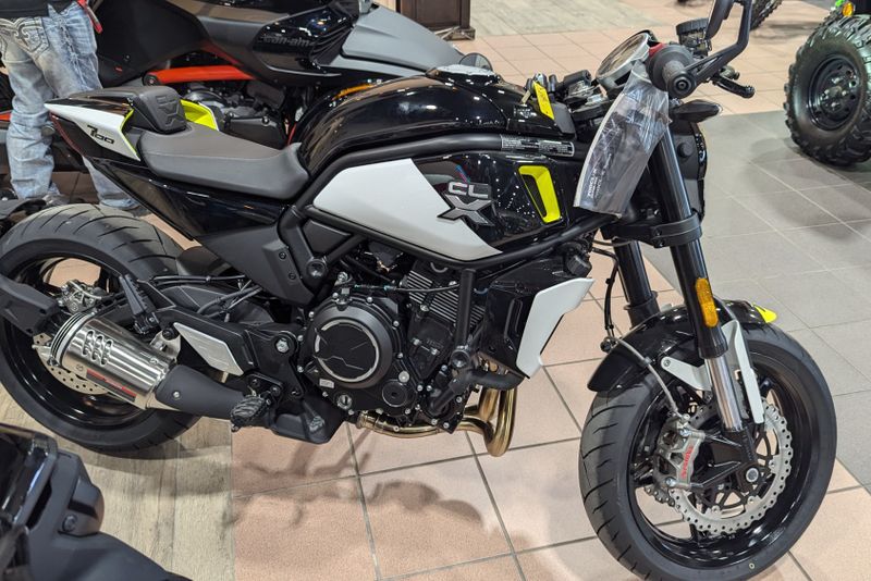 2024 CFMOTO 700CLX SPORT 