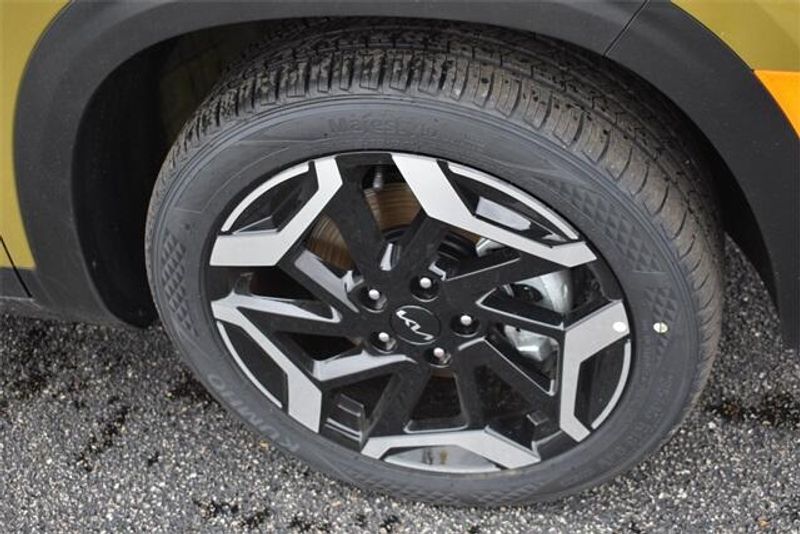 2024 Kia Seltos SXImage 13