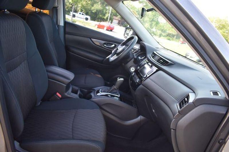 Used 2018 Nissan Rogue SImage 12