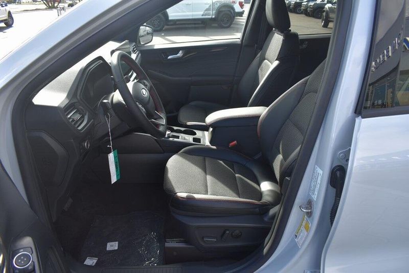 New 2025 Ford Escape ST-LineImage 15