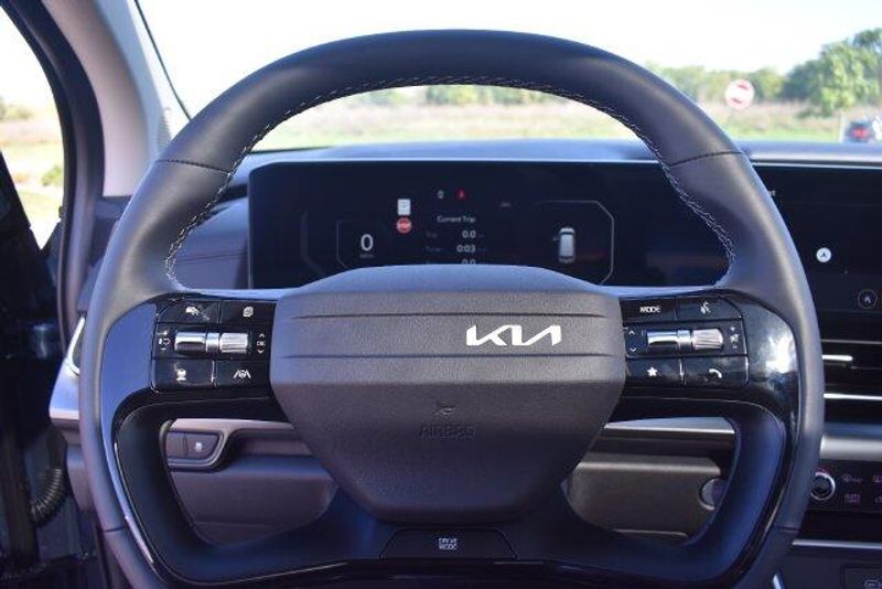 New 2027 Kia Carnival SXImage 32