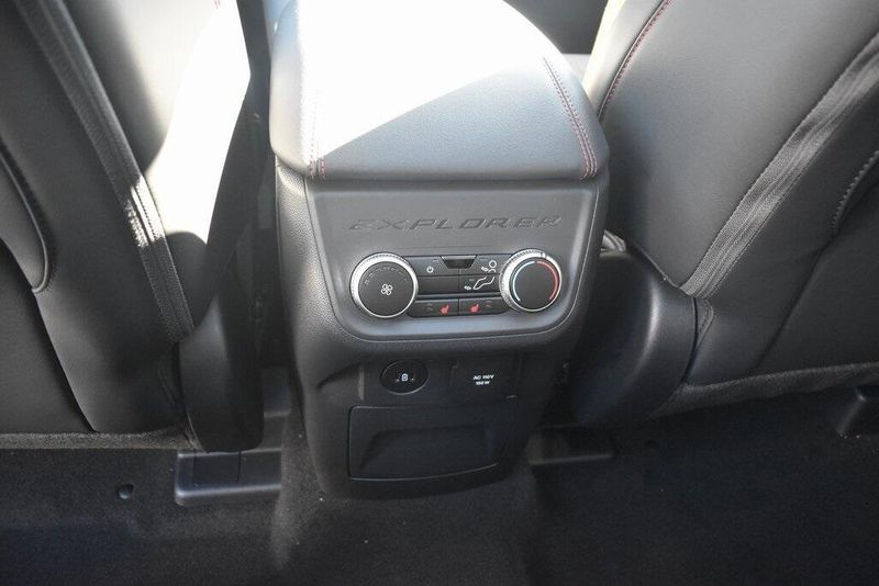 2025 Ford Explorer STImage 12