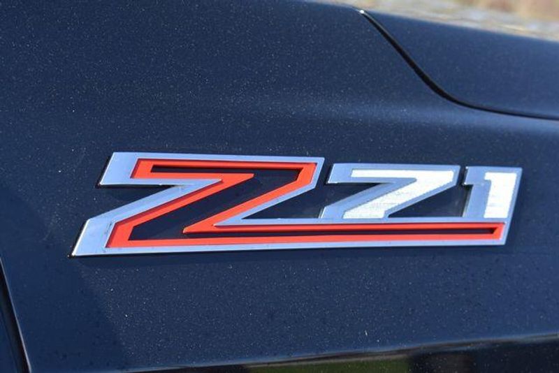 Used 2023 Chevrolet Suburban Z71Image 13