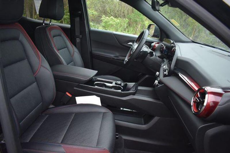Used 2025 Chevrolet Equinox RSImage 14