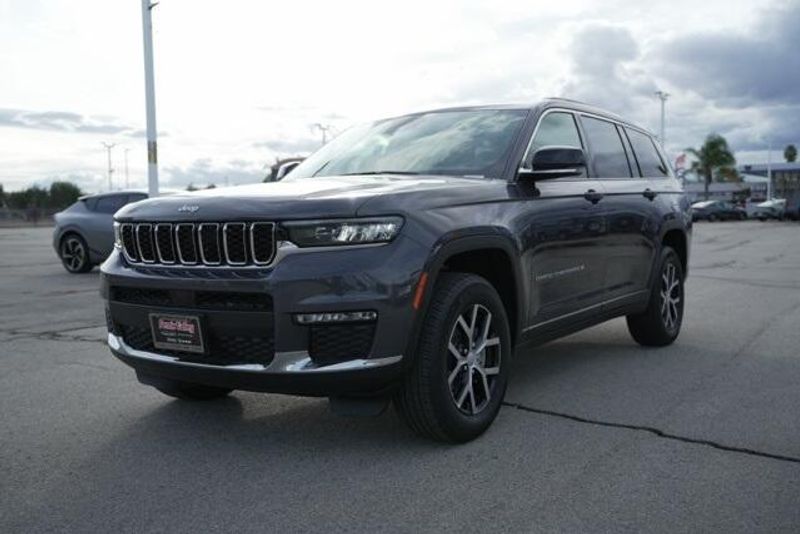Used 2025 Jeep Grand Cherokee L LimitedImage 3