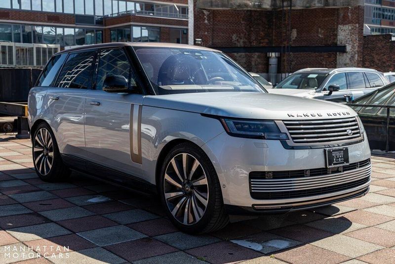 2023 Land Rover Range Rover SVImage 7