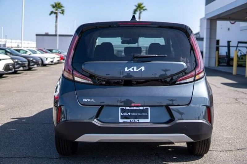 New 2025 Kia Soul LXImage 6