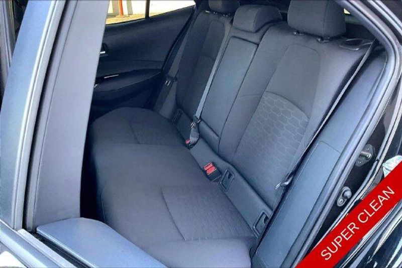 Used 2025 Toyota Corolla Hatchback SEImage 25