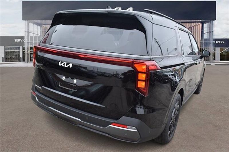 2025 Kia Carnival SXImage 3