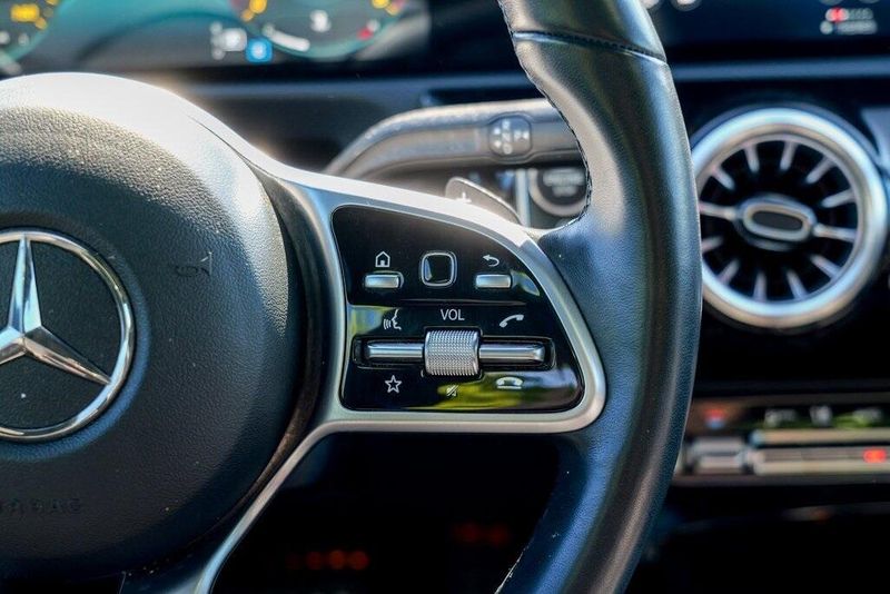 2022 Mercedes Benz CLA 250 photo 37
