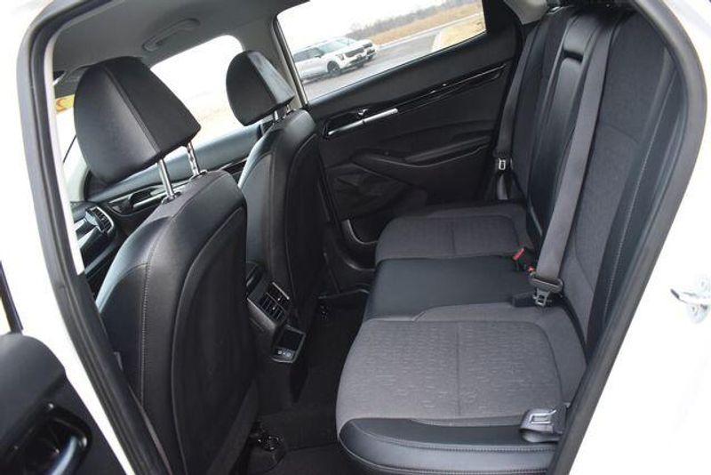 Used 2024 Kia Seltos SImage 17