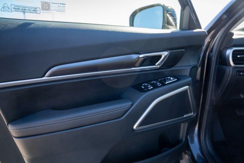 Used 2025 Kia Telluride SImage 11