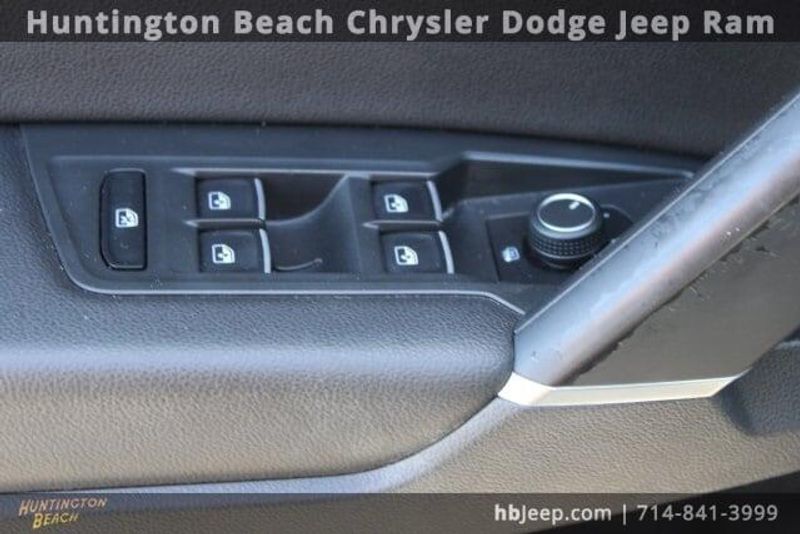 2018 Volkswagen Tiguan 2.0T SEImage 12
