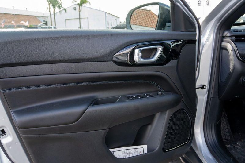 New 2026 Jeep Compass LatitudeImage 11