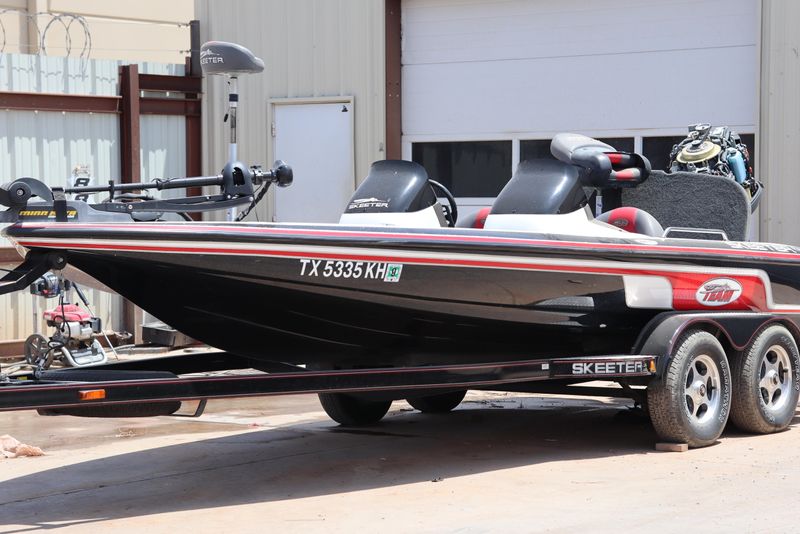 2005 SKEETER ZX225 