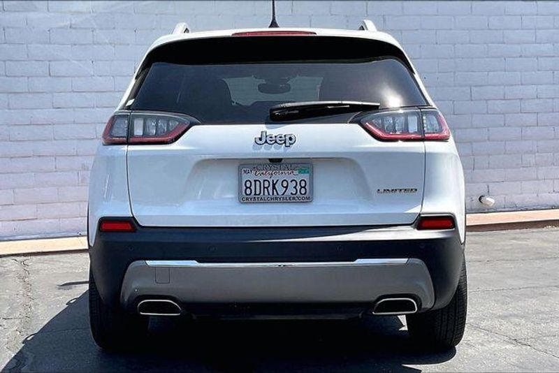 Used 2019 Jeep Cherokee LimitedImage 3