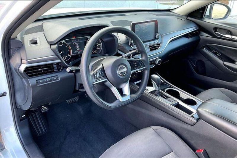 Used 2023 Nissan Altima 2.5 SVImage 14