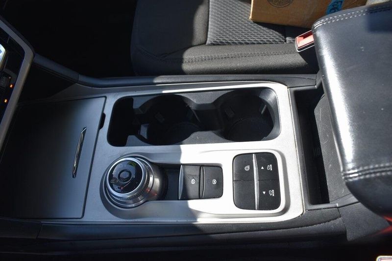 Used 2022 Ford Explorer XLTImage 18