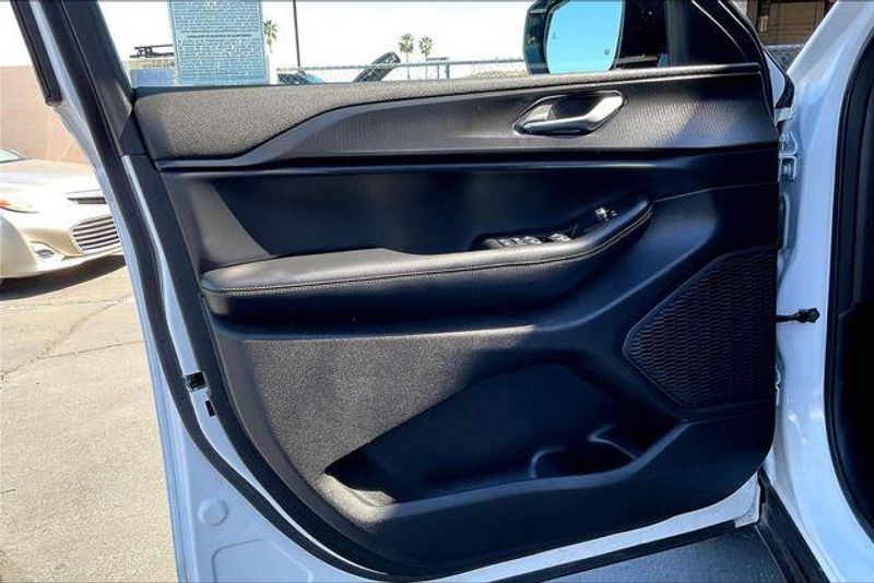 Used 2025 Jeep Grand Cherokee Altitude XImage 22