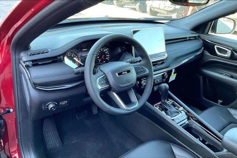 New 2026 Jeep Compass Latitude Altitude 4x4Image 6