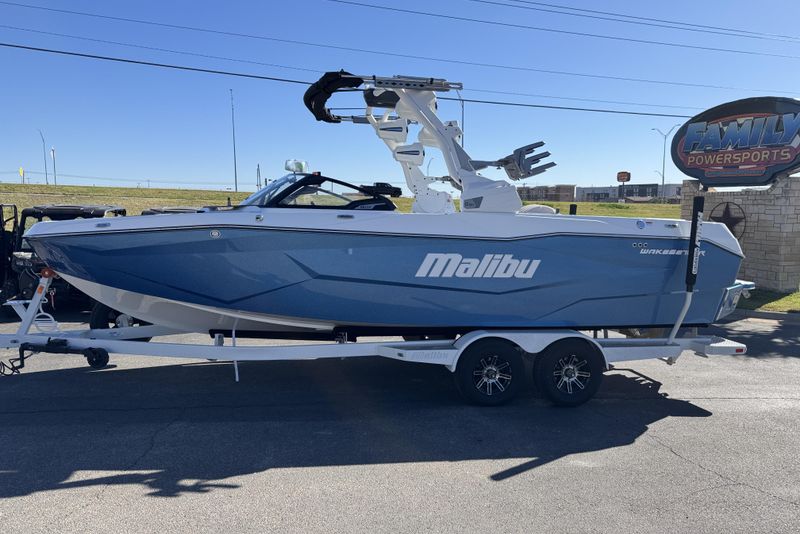 2025 MALIBU WAKESETTER 25 LSV 