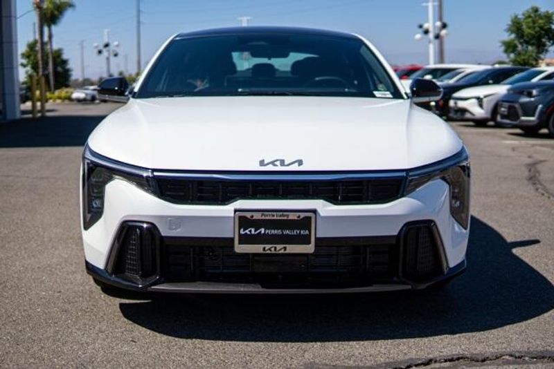 New 2025 Kia K4 GT-LineImage 2