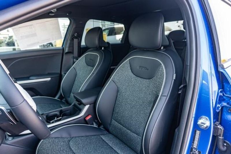 New 2025 Kia K4 GT-LineImage 12