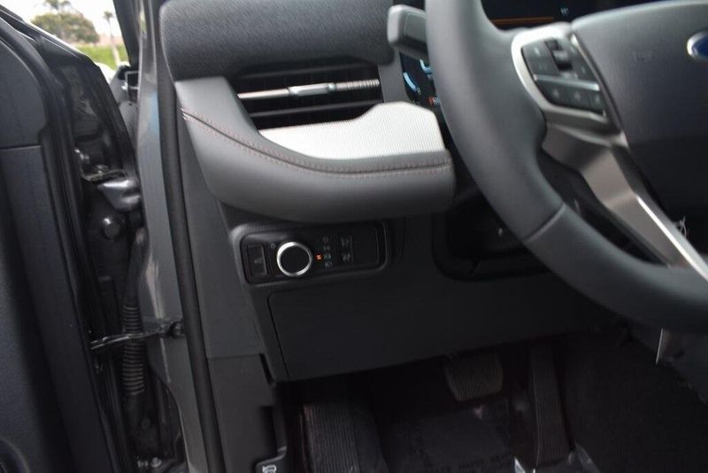 New 2025 Ford Explorer ActiveImage 16