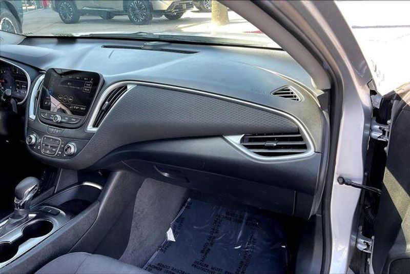 Used 2022 Chevrolet Malibu LTImage 16