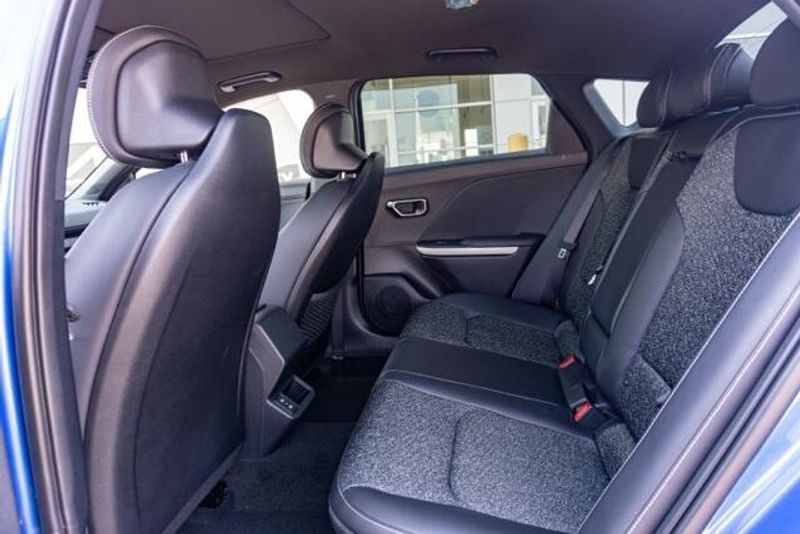 New 2025 Kia K4 GT-LineImage 13