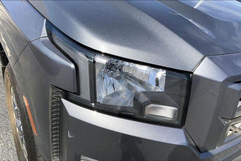 Used 2023 Nissan Frontier SVImage 27