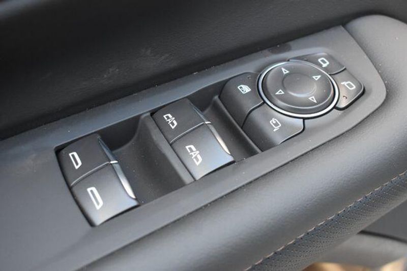 New 2026 Chevrolet Suburban High CountryImage 30