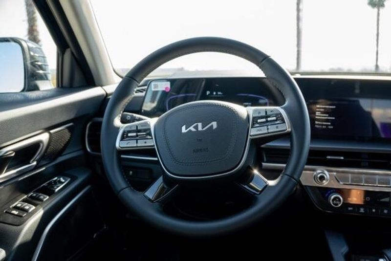 New 2025 Kia Telluride LXImage 17