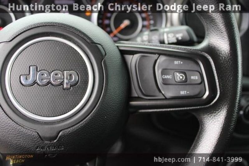 2021 Jeep Wrangler Unlimited WillysImage 17
