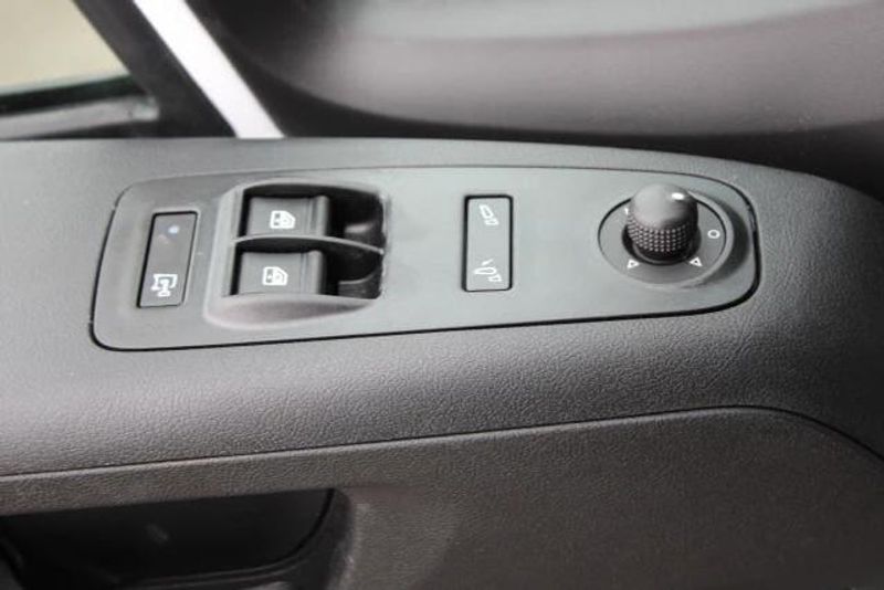2025 RAM ProMaster 1500 Low Roof 118 WBImage 18