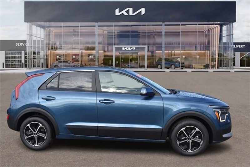 2024 Kia Niro EXImage 2