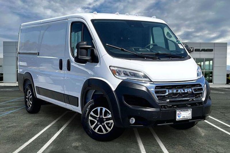 New 2026 RAM Promaster 2500 Slt Cargo Van Low Roof 136