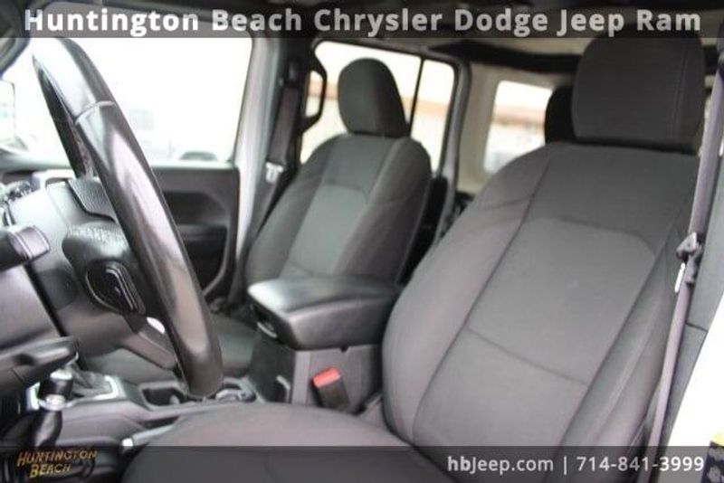 2022 Jeep Wrangler Unlimited Sport SImage 28