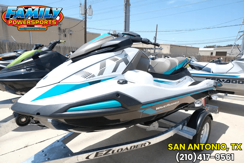2023 YAMAHA VX DELUXE WITH AUDIO WHITE AND TITAN GRAY 