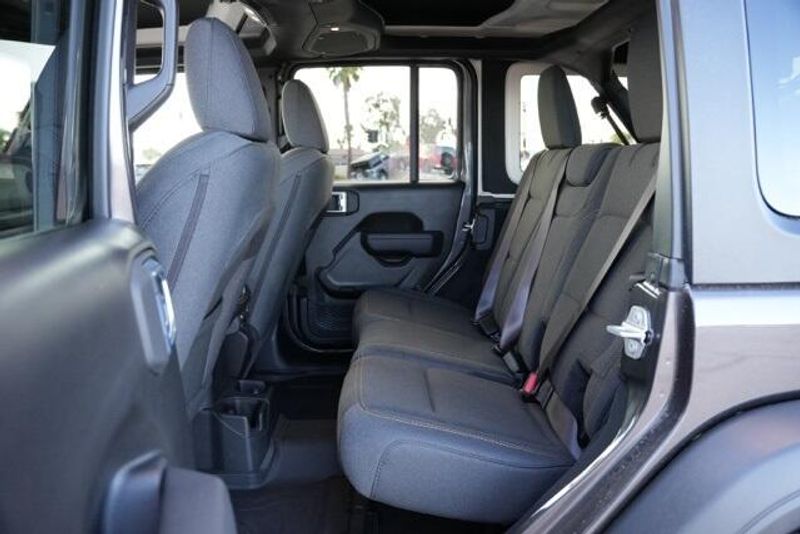 Used 2025 Jeep Wrangler Sport SImage 13