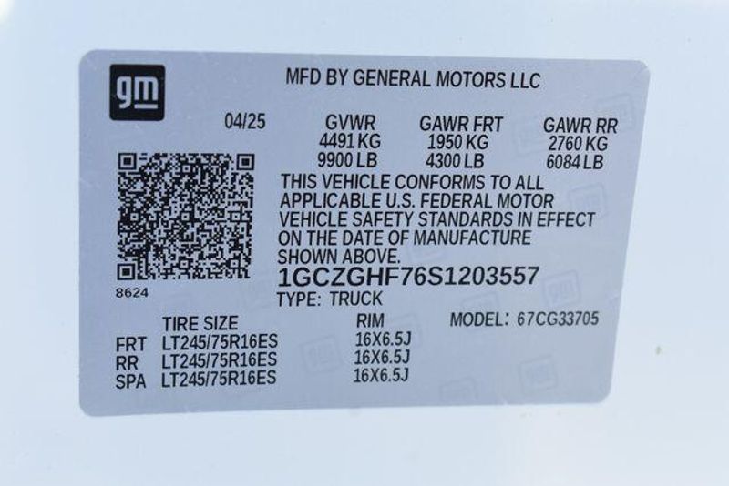 New 2025 Chevrolet Express 3500 Work VanImage 32