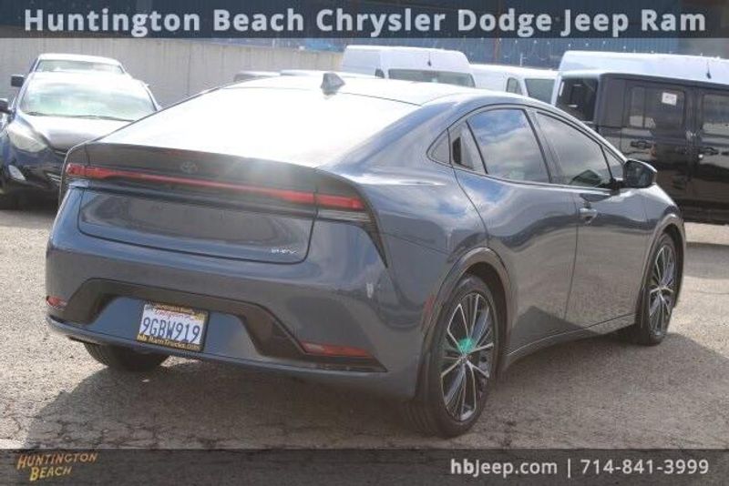 2023 Toyota Prius XLEImage 5