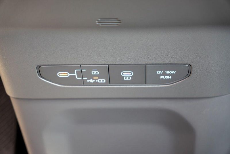 New 2026 Kia EV9 WindImage 21