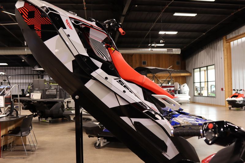 2025 SEADOO SPARK TRIXX FOR 3 WITH SOUND SYSTEM DRAGON RED AND WHITE 
